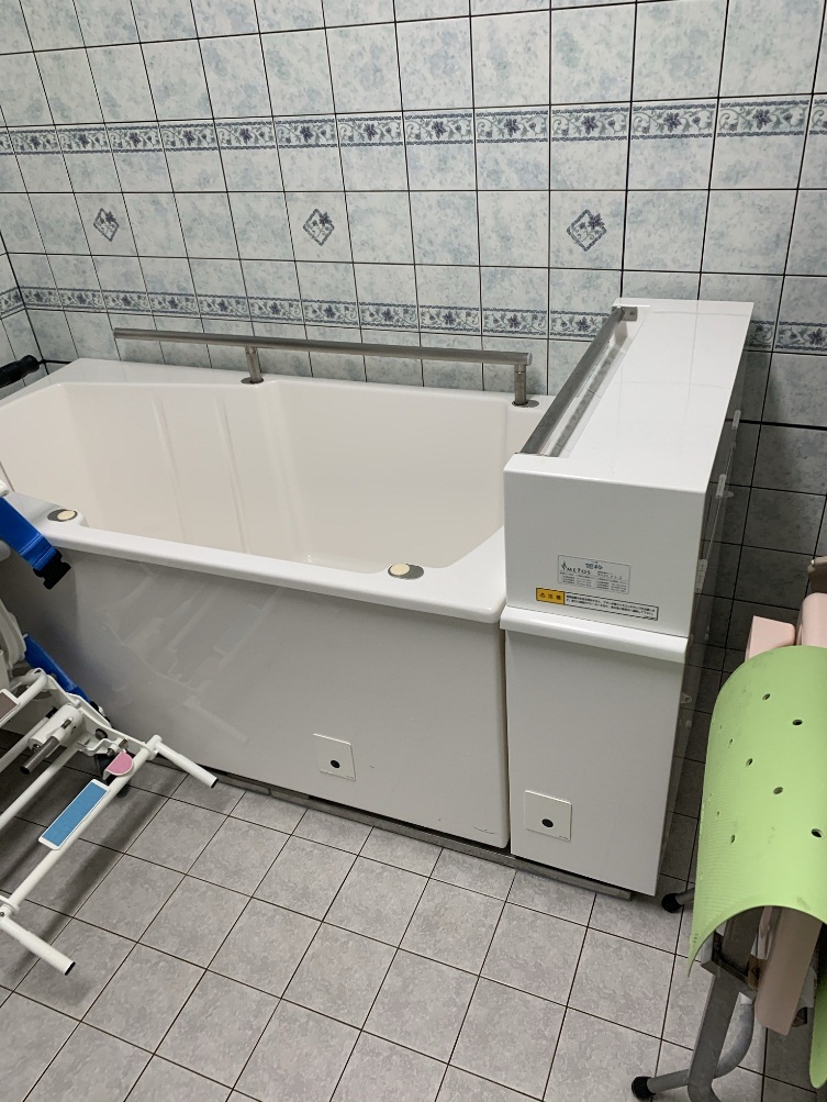 Accessible Bathtub